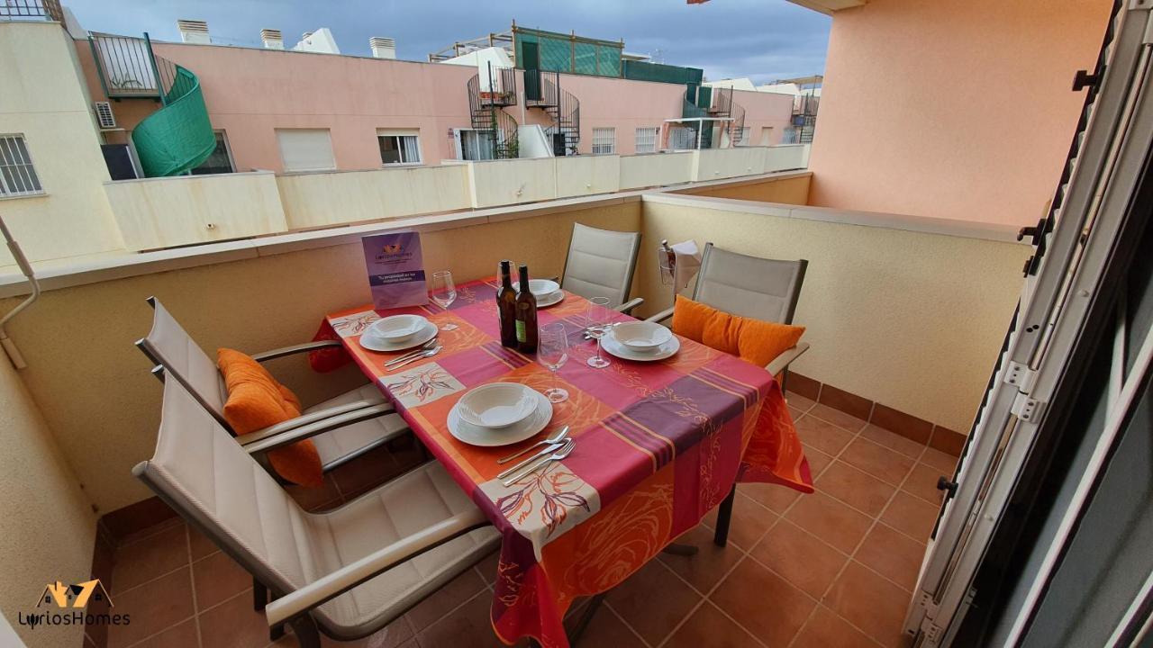 Lyrioshomes Beach Roquetas De Mar , Piscina Y Parque Infantil Extérieur photo